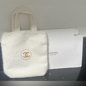 Chanel White Tote Bag NIB 2023